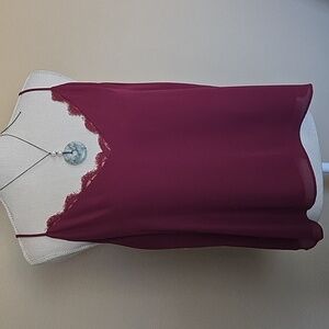 Evereve Allison Joy Eyelet Lace Trim Solid Burgundy Cami Adjustable EUC - M